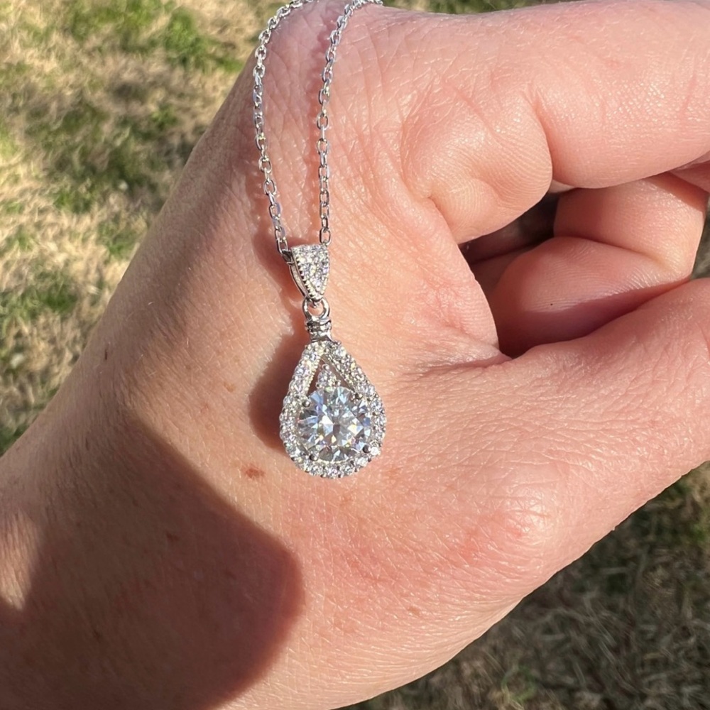 3 CT tw Teardrop Water Drop Moissanite Necklace Pendant